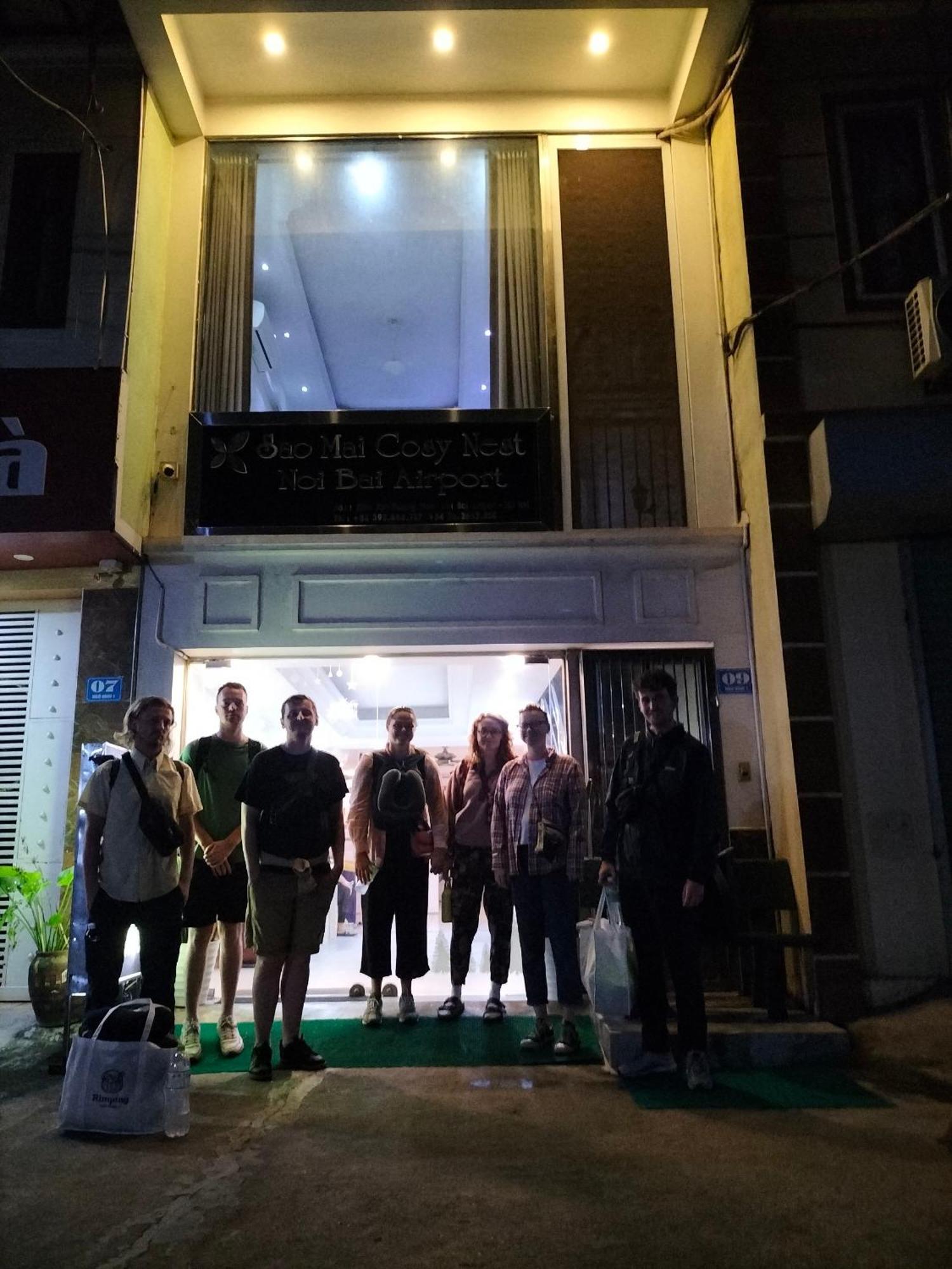 Roma Hotel Noi Bai Airport Hanoi Buitenkant foto