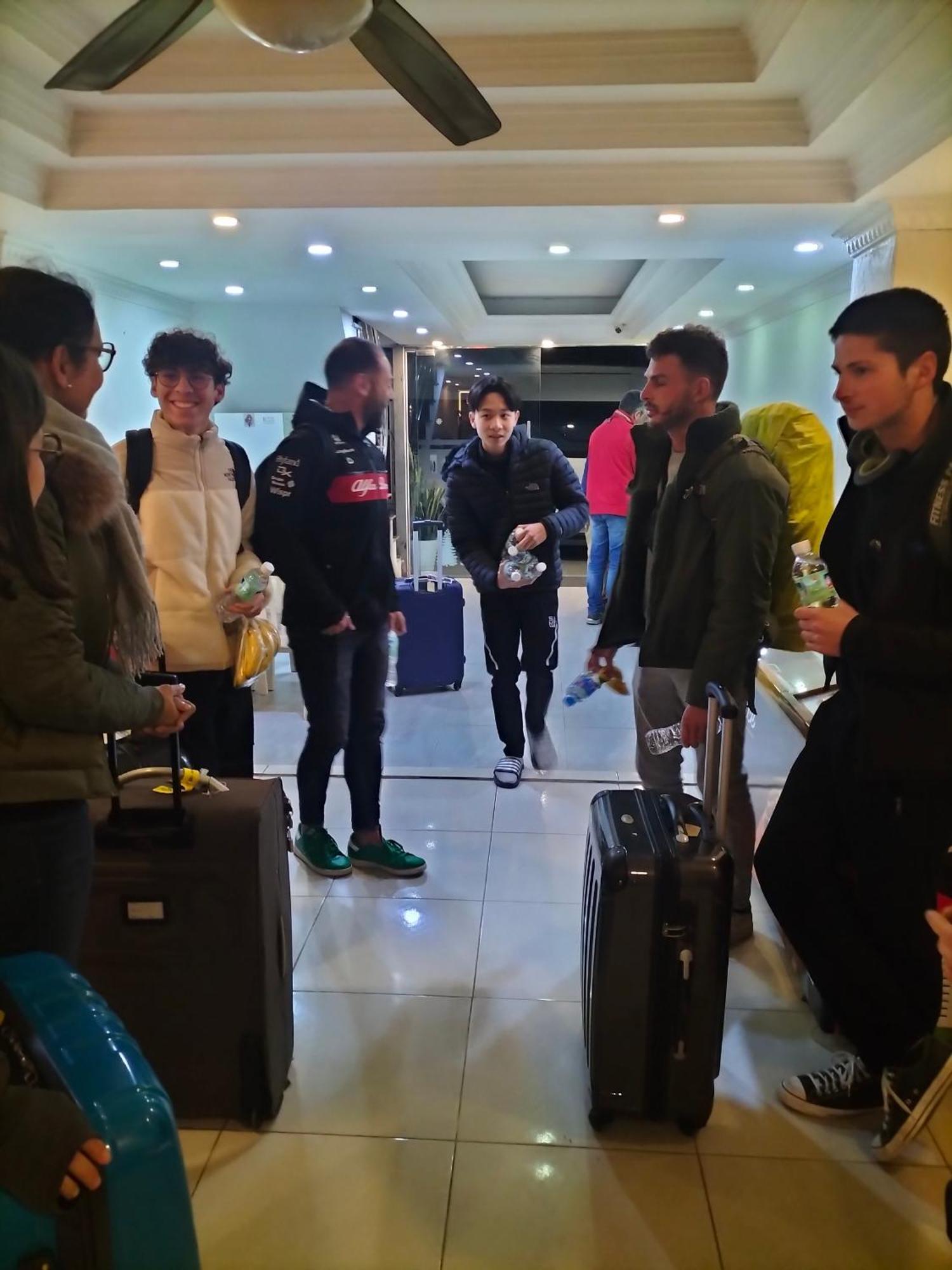 Roma Hotel Noi Bai Airport Hanoi Buitenkant foto