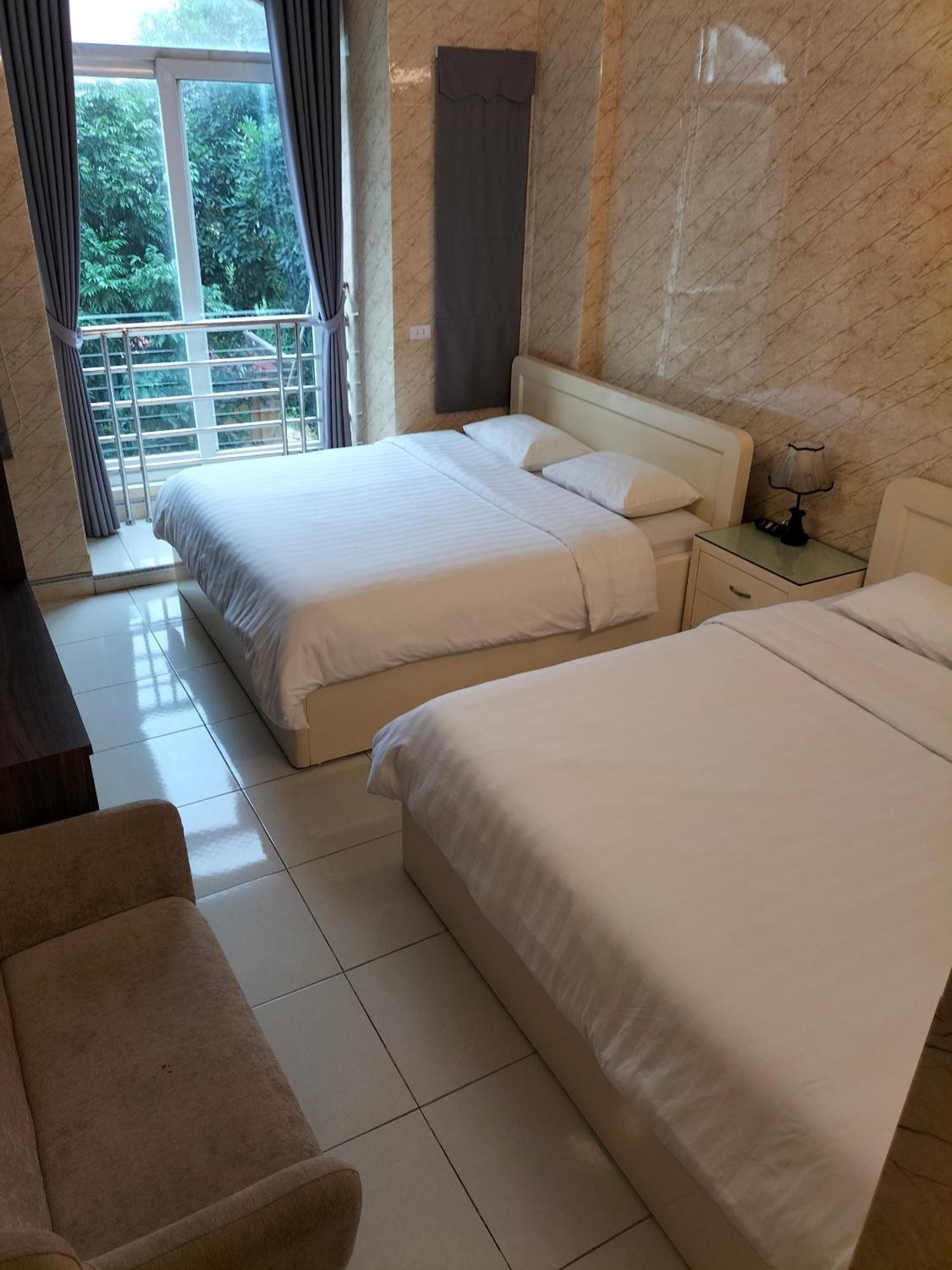 Roma Hotel Noi Bai Airport Hanoi Buitenkant foto
