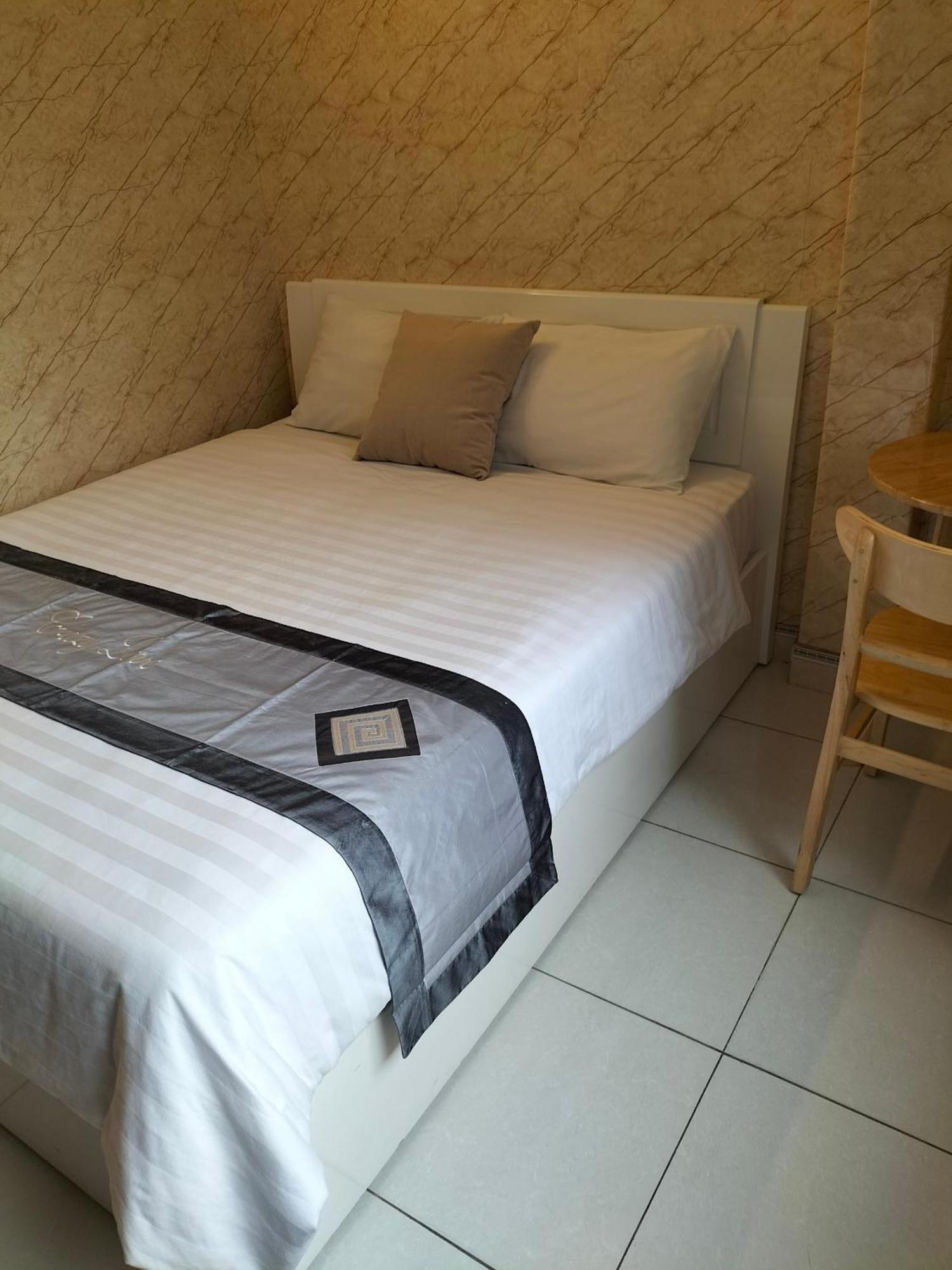 Roma Hotel Noi Bai Airport Hanoi Buitenkant foto