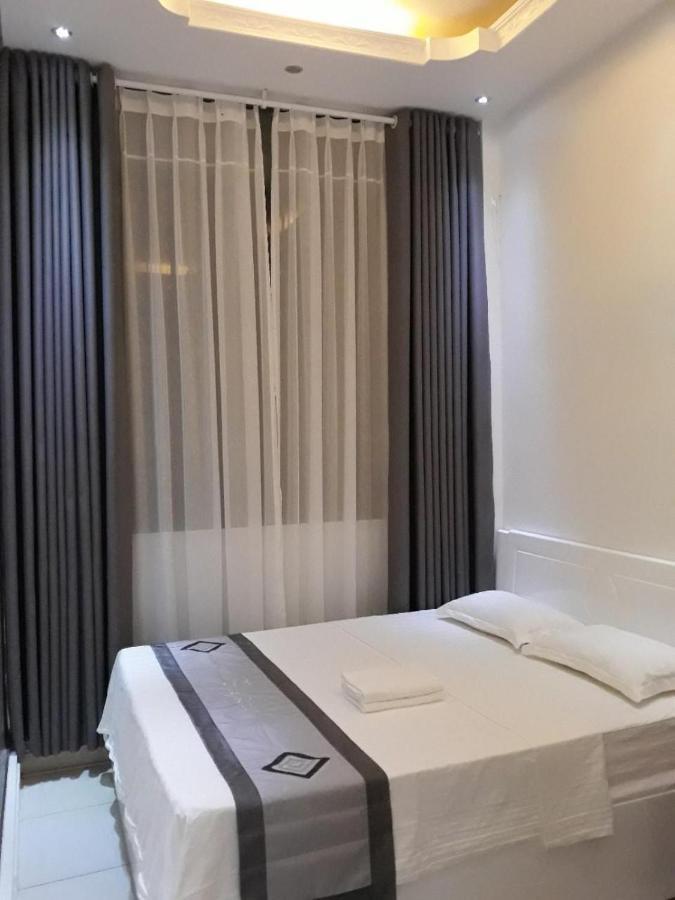 Roma Hotel Noi Bai Airport Hanoi Buitenkant foto