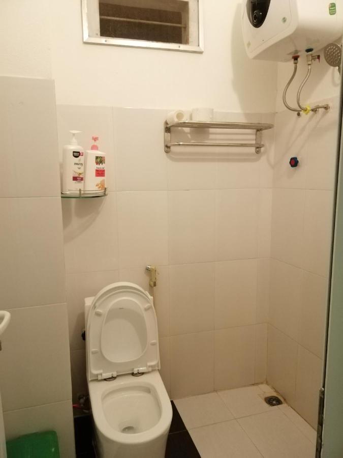 Roma Hotel Noi Bai Airport Hanoi Buitenkant foto