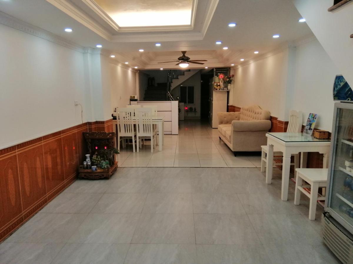 Roma Hotel Noi Bai Airport Hanoi Buitenkant foto